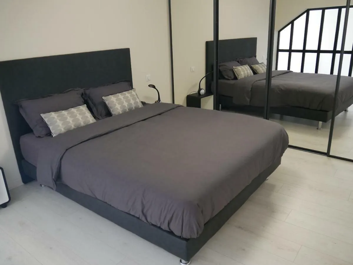 Appartement GRAND LOFT chic et moderne, déco industrielle à Beausoleil