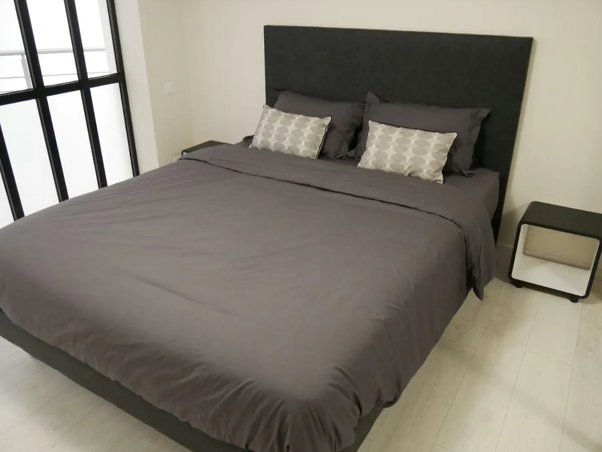 Appartement GRAND LOFT chic et moderne, déco industrielle à Beausoleil