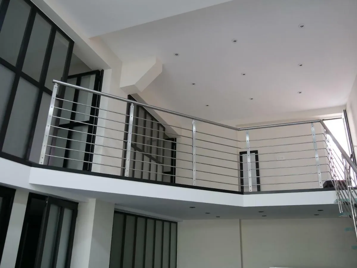 Appartement GRAND LOFT chic et moderne, déco industrielle à Beausoleil 0*,