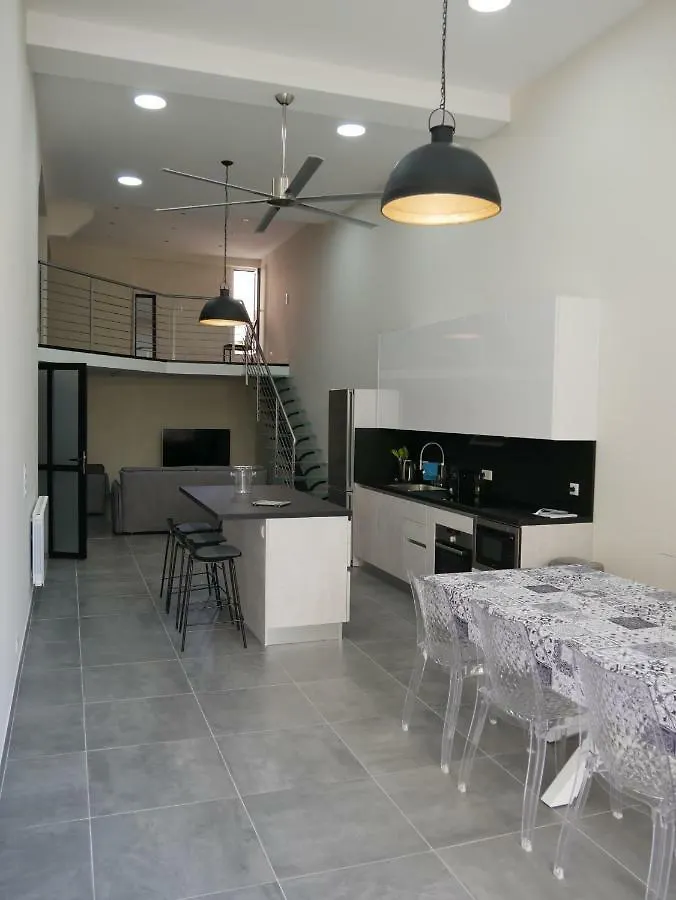 Appartement GRAND LOFT chic et moderne, déco industrielle à Beausoleil